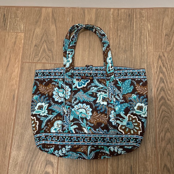 Vera Bradley Handbags - 🧡 Women’s Vera Bradley bag